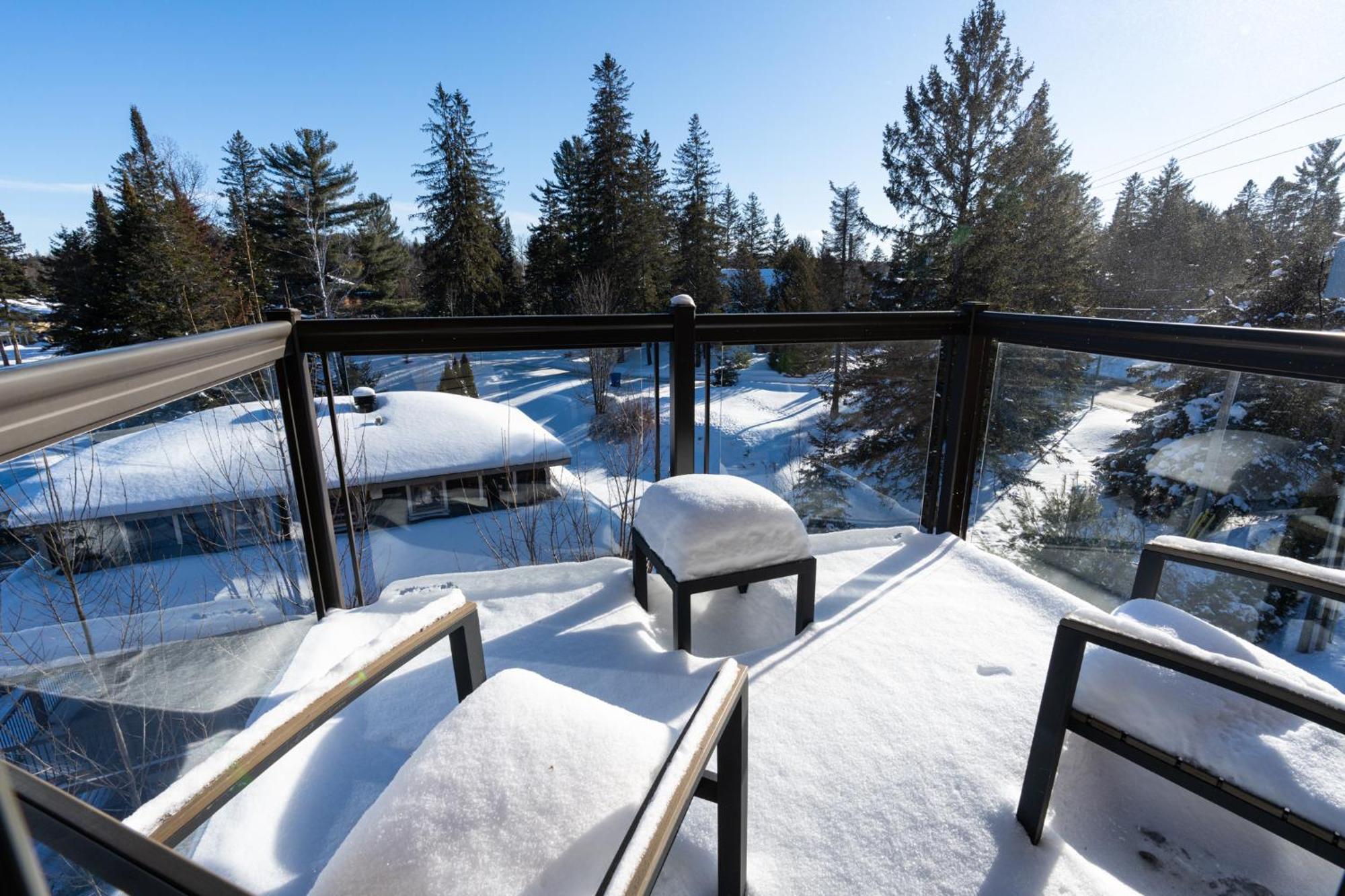 Le Viking Resort Sainte-Marguerite-du-Lac-Masson Екстер'єр фото